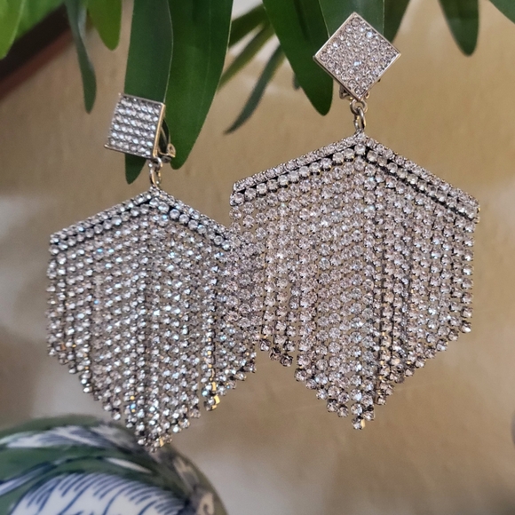 ALDO Clip-On Earrings - Picture 2 of 7